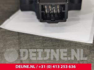 Audi A6 Heater valve motor O111138 photo 3