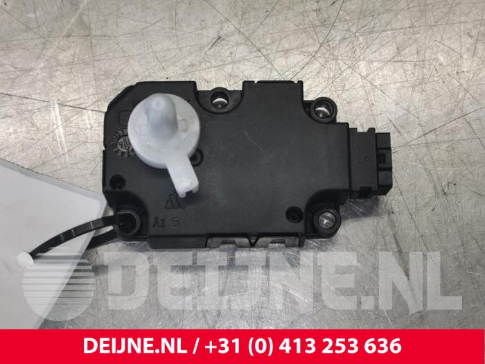 Audi A6 Heizventil Motor O111125