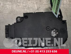 Audi A6 Heater valve motor O111134 photo 2