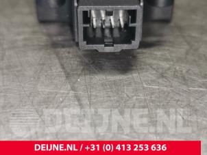 Audi A6 Kachelklep Motor O111129 foto 3