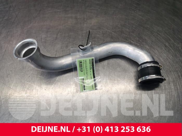 Gebruikte Intercooler Buis Mercedes S (222.0/222.1) 3.0 S-500 Plug-in Hybrid, S-500 e 24V Prijs € 30,00 Margeregeling aangeboden door van Deijne Onderdelen Uden B.V.