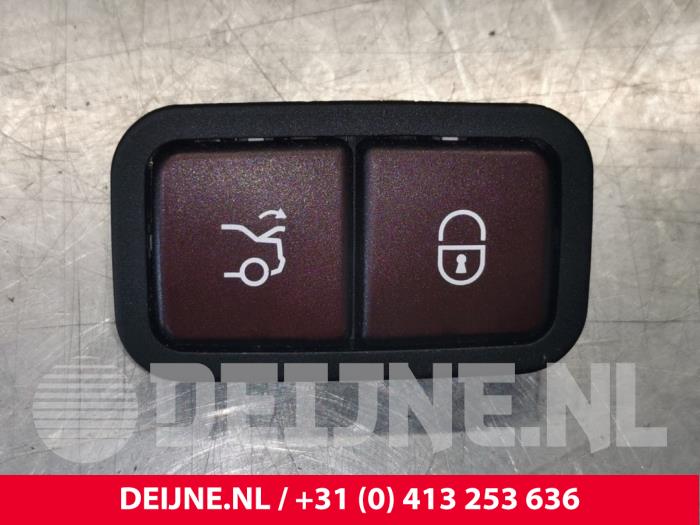 Mercedes S-Klasse Schalter Heckklappe O111292