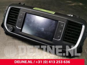 Gebruikte Display Multi Media regelunit Opel Vivaro 2.0 CDTI 122 Prijs € 423,50 Inclusief btw aangeboden door van Deijne Onderdelen Uden B.V.