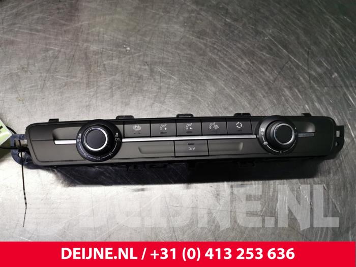 Opel Vivaro Heater control panel O111315