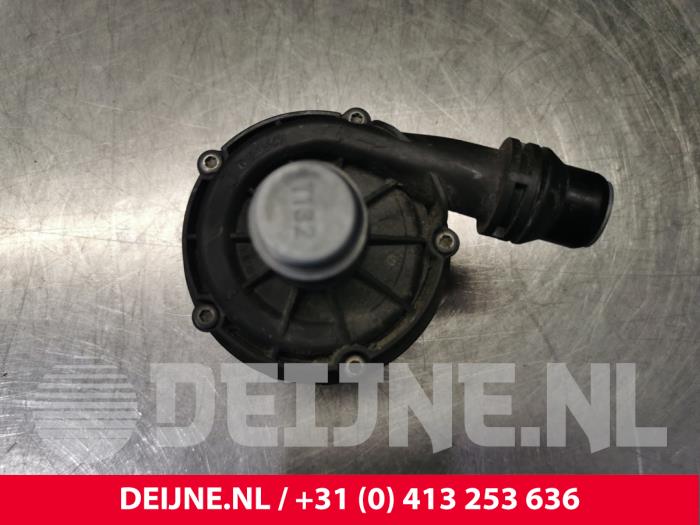 Mercedes S-Klasse Extra waterpomp O111348