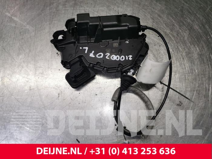 Volkswagen Crafter Door lock mechanism 2-door, left O111366