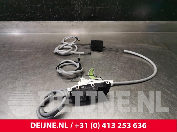 Volkswagen Crafter Sliding door lock mechanism, right O111381