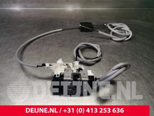 Volkswagen Crafter Schiebetür Schließmechanik rechts O111381 foto 3