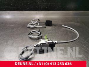 Gebruikte Schuifdeur Slotmechaniek rechts Volkswagen Crafter (SY) 2.0 TDI Prijs € 151,25 Inclusief btw aangeboden door van Deijne Onderdelen Uden B.V.