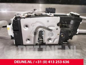 Volkswagen Crafter Schiebetür Schließmechanik rechts O111381 foto 2