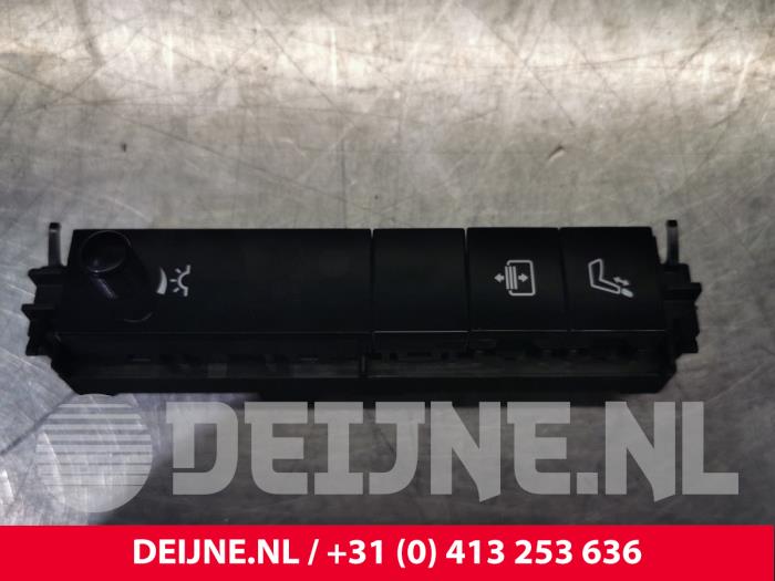 Mercedes S-Klasse Schalter O111404