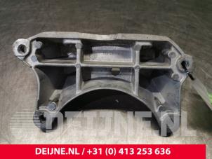 Mercedes S-Klasse Gearbox mount O111405 photo 2
