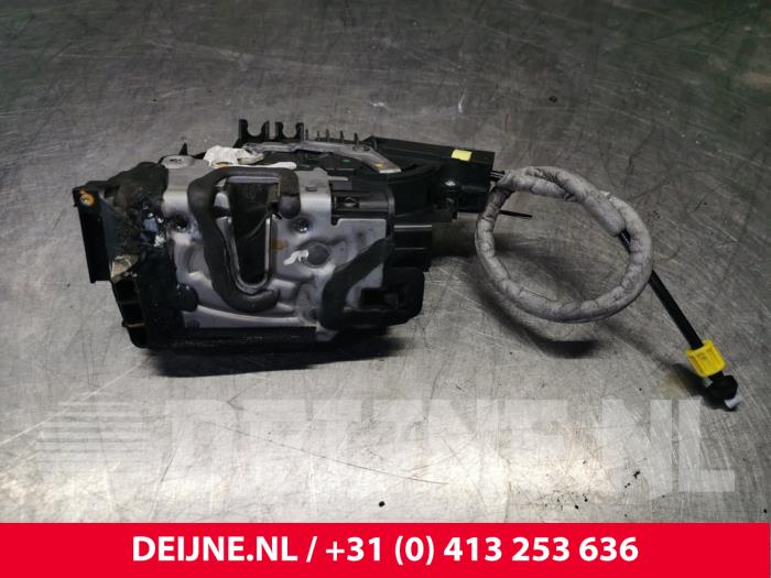 Mercedes C-Klasse Deurslot Mechaniek 4Deurs links-achter O111519