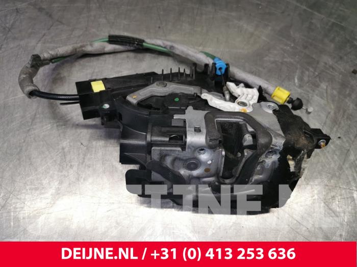 Mercedes C-Klasse Deurslot Mechaniek 4Deurs rechts-achter O111520