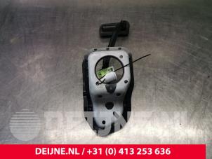 Mercedes C-Klasse Brake pedal O111527 photo 3