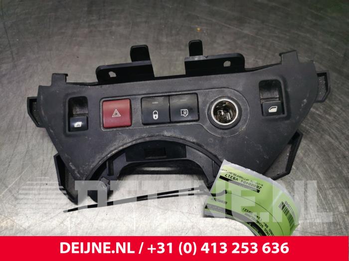 Citroen Berlingo Paniekverlichtings Schakelaar O111546