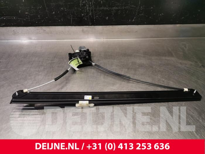 Volkswagen Crafter Window mechanism 2-door, front right O111551