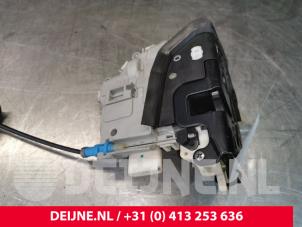 Audi A3 Front door lock mechanism 4-door, right O111575 photo 3