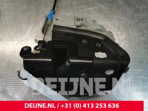 Audi A3 Front door lock mechanism 4-door, right O111575 photo 2