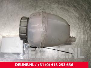 Gebruikte Expansievat Mercedes S (222.0/222.1) 3.0 S-500 Plug-in Hybrid, S-500 e 24V Prijs € 30,00 Margeregeling aangeboden door van Deijne Onderdelen Uden B.V.