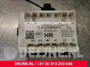 Mercedes S-Klasse Central door locking module O111791 photo 3