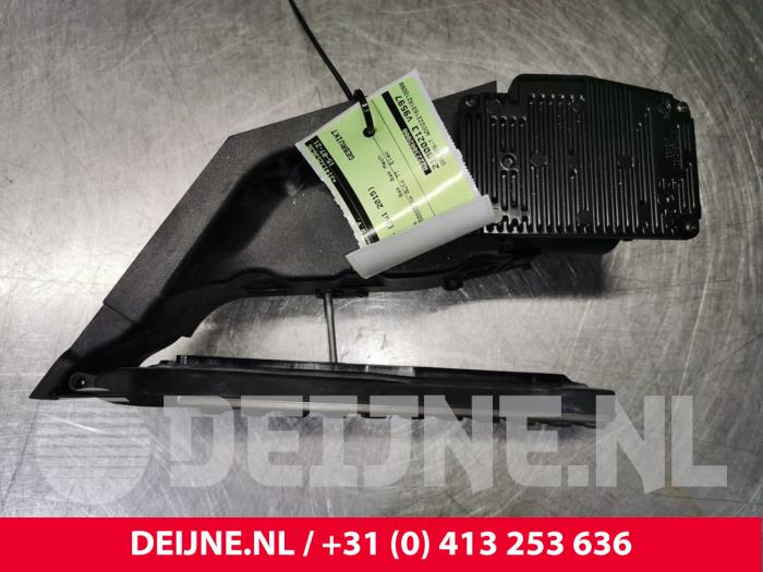 Gebruikte Gaspedaal Mercedes S (222.0/222.1) 3.0 S-500 Plug-in Hybrid, S-500 e 24V Prijs € 90,00 Margeregeling aangeboden door van Deijne Onderdelen Uden B.V.