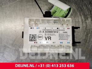 Gebruikte Deur module Mercedes S (222.0/222.1) 3.0 S-500 Plug-in Hybrid, S-500 e 24V Prijs € 125,00 Margeregeling aangeboden door van Deijne Onderdelen Uden B.V.