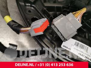 Volvo XC60 Ruitmechaniek 4Deurs rechts-voor O111830 foto 3