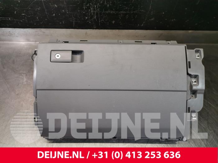 Volkswagen Crafter Glovebox O111927