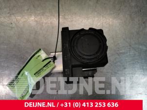 Gebruikte Alarm sirene Volvo XC60 II (UZ) 2.0 T6 16V Twin Engine Prijs € 50,00 Margeregeling aangeboden door van Deijne Onderdelen Uden B.V.