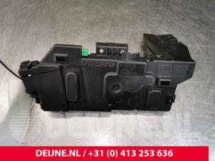 Volvo XC60 Fuse box O111950 photo 3