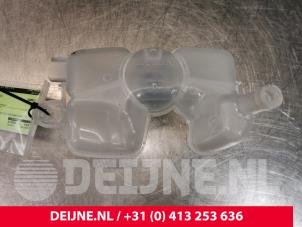 Gebruikte Koelwater Reservoir Volvo XC60 II (UZ) 2.0 B4 16V Plug-in Hybrid Prijs € 25,00 Margeregeling aangeboden door van Deijne Onderdelen Uden B.V.