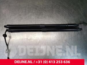 Volvo XC60 Set Gasdempers Achterklep O111976 foto 3