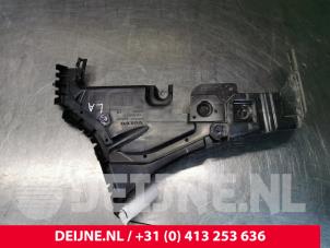 Volvo XC60 Rear bumper bracket, left O112005 photo 3
