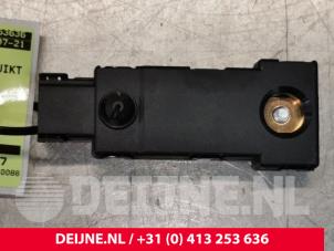 Gebruikte Antenne (diversen) Mercedes S (222.0/222.1) 3.0 S-500 Plug-in Hybrid, S-500 e 24V Prijs € 15,00 Margeregeling aangeboden door van Deijne Onderdelen Uden B.V.