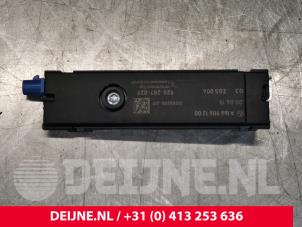 Gebruikte Antenne Versterker Mercedes S (222.0/222.1) 3.0 S-500 Plug-in Hybrid, S-500 e 24V Prijs € 20,00 Margeregeling aangeboden door van Deijne Onderdelen Uden B.V.