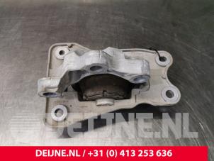 Volvo XC60 Engine mount O112075 photo 2