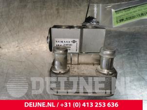 Gebruikte Warmtewisselaar Volvo XC60 II (UZ) 2.0 B4 16V Plug-in Hybrid Prijs € 300,00 Margeregeling aangeboden door van Deijne Onderdelen Uden B.V.