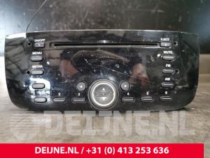 Gebruikte Radio Fiat Punto Evo (199) 1.3 JTD Multijet Start&Stop 16V Prijs € 35,00 Margeregeling aangeboden door van Deijne Onderdelen Uden B.V.