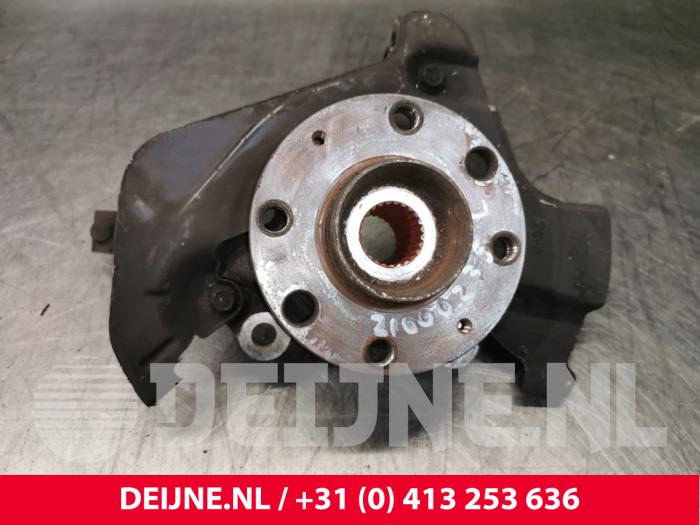 Fiat Punto Evo Fusee links-voor O112155