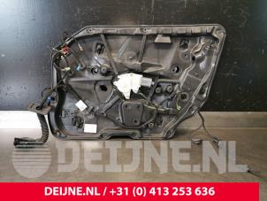 Gebruikte Raammechaniek 4Deurs links-achter Mercedes S (222.0/222.1) 3.0 S-500 Plug-in Hybrid, S-500 e 24V Prijs € 100,00 Margeregeling aangeboden door van Deijne Onderdelen Uden B.V.