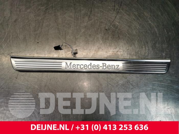 Mercedes S-Klasse Portierlijst O112199