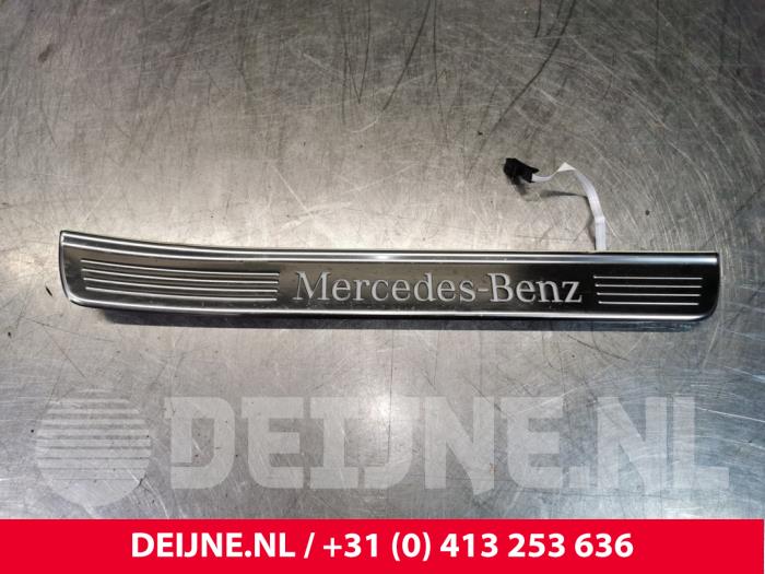 Mercedes S-Klasse Portierlijst O112201