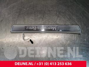 Mercedes S-Klasse Door strip O112201 photo 3