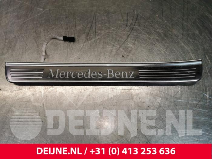 Mercedes S-Klasse Portierlijst O112202