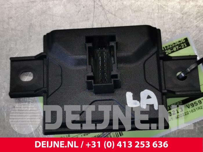 Gebruikte Computer Diversen Mercedes S (222.0/222.1) 3.0 S-500 Plug-in Hybrid, S-500 e 24V Prijs € 60,00 Margeregeling aangeboden door van Deijne Onderdelen Uden B.V.