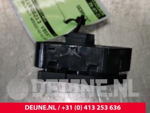 Mercedes S-Klasse Central locking switch O112381 photo 2