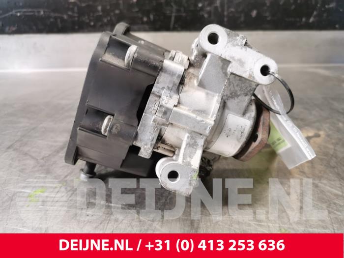 Stuurbekrachtiging Pomp van een Mercedes-Benz Vito (639.6) 2.2 115 CDI 16V 2006