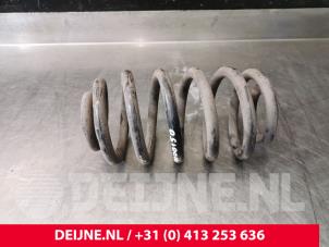 Mercedes Vito Federschraube vorne O112451 foto 2