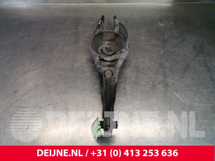 Audi A3 Draagarm onder links-achter O112559